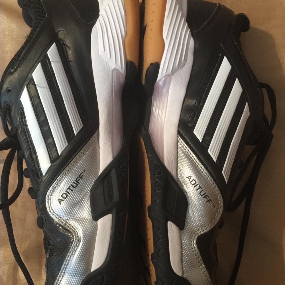 Adidas tennis shoes/sneakers. Size8